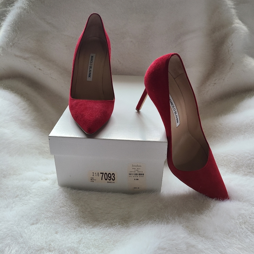 Mano blahnik BB pump red suade size 39 1/2